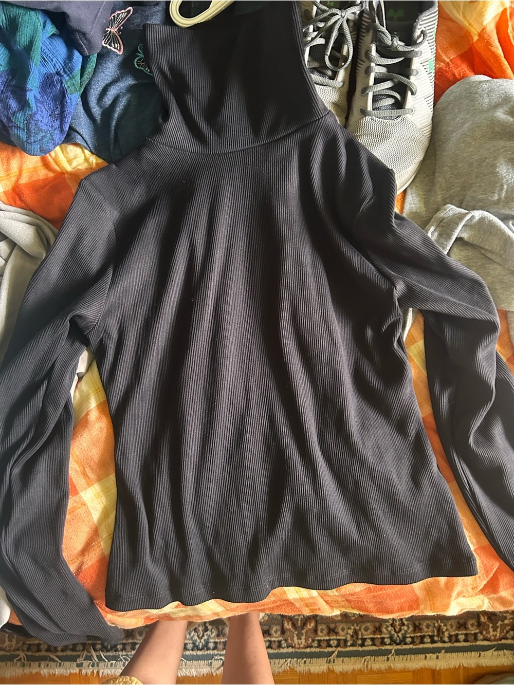 Simons Twik Black Ribbed Turtle Neck